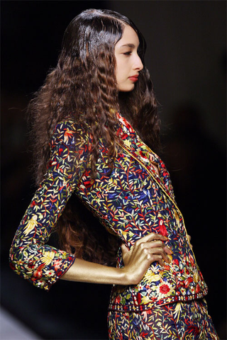 Illustration for article titled Fashion Show